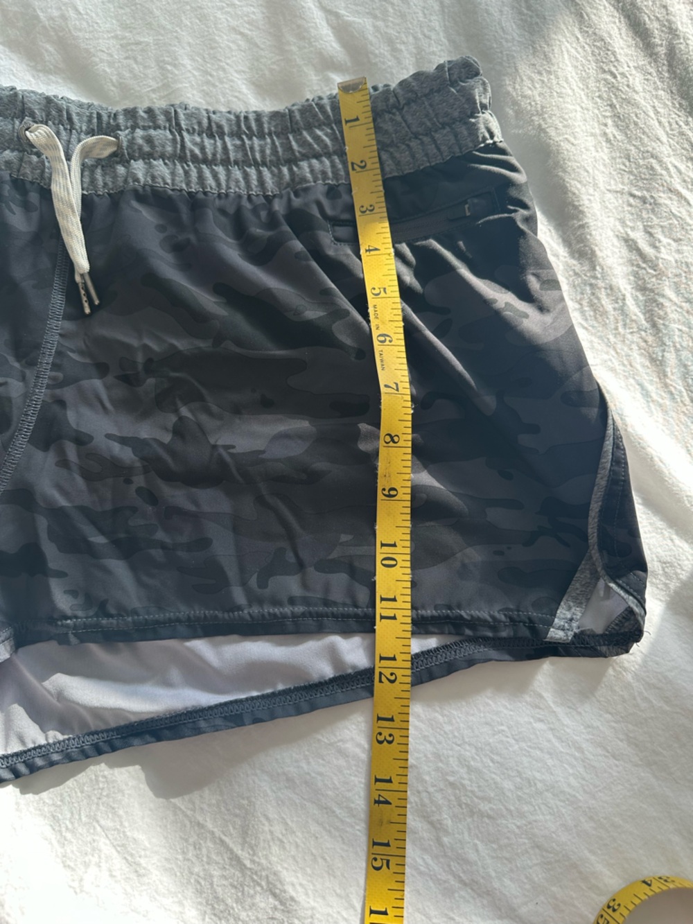 Vuori camo running shirts, size XL - Picture 9 of 14